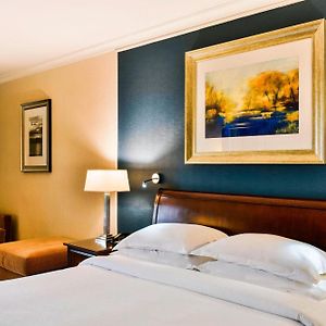 Classic Queen Room